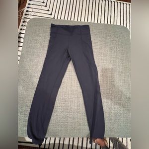 Athleta girls navy blue leggings in new condition